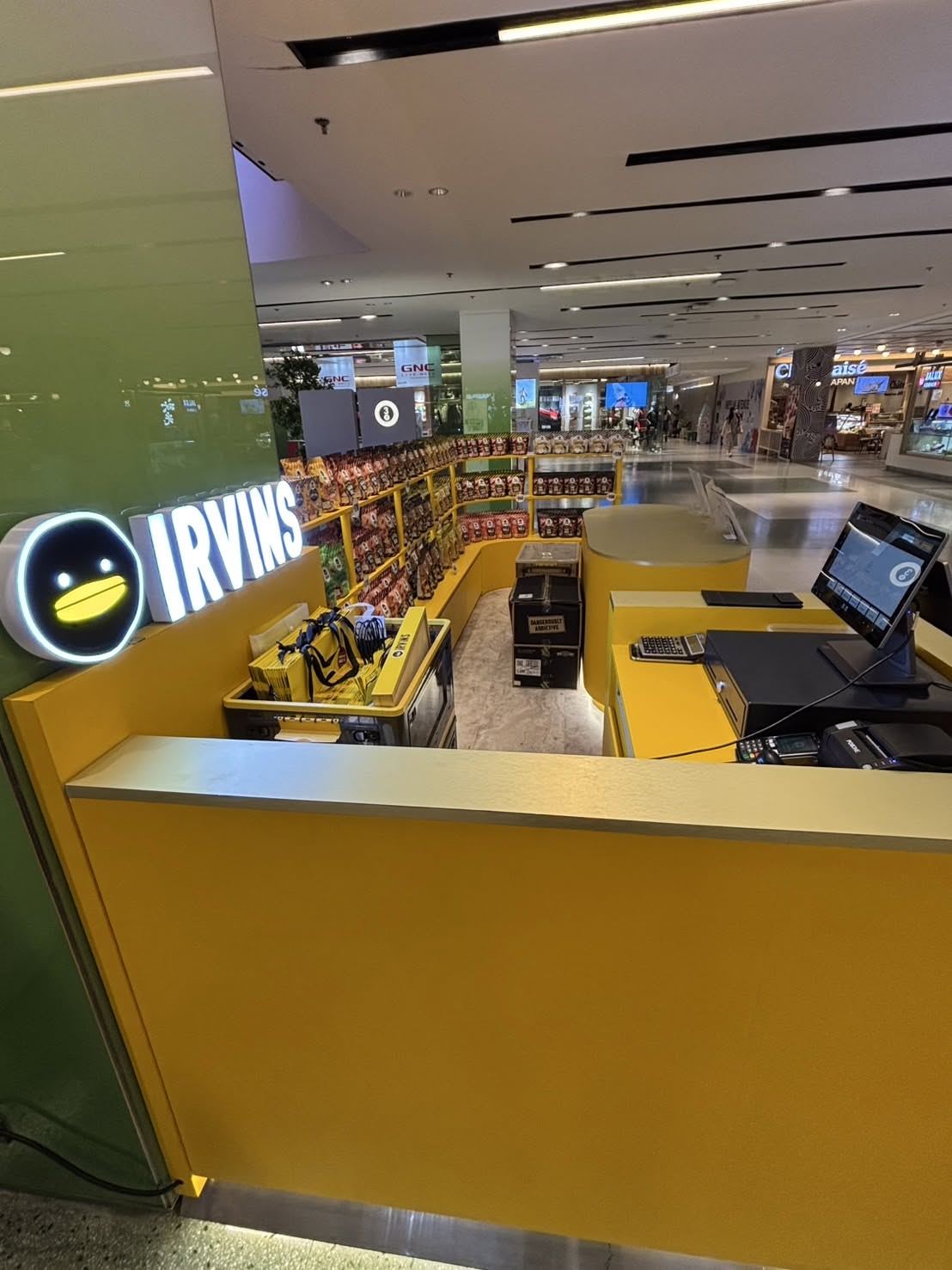 IRVINS · Central World